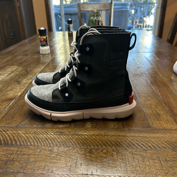 Sorel Women’s Explorer Joan II Leather Boot - Picture 4 of 9